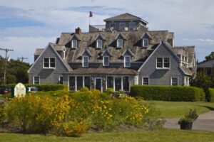 ABOUT THE CASTLE BED & BREAKFAST - Castle On Silver Lake